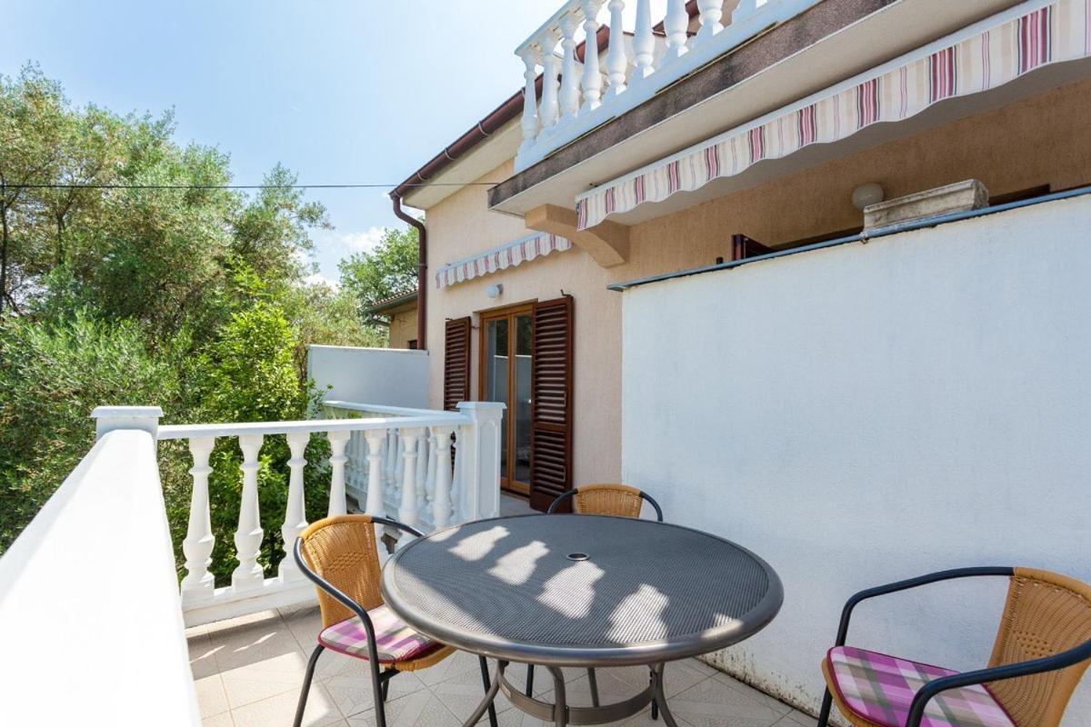 Apartments Magdalena Малинска Екстериор снимка
